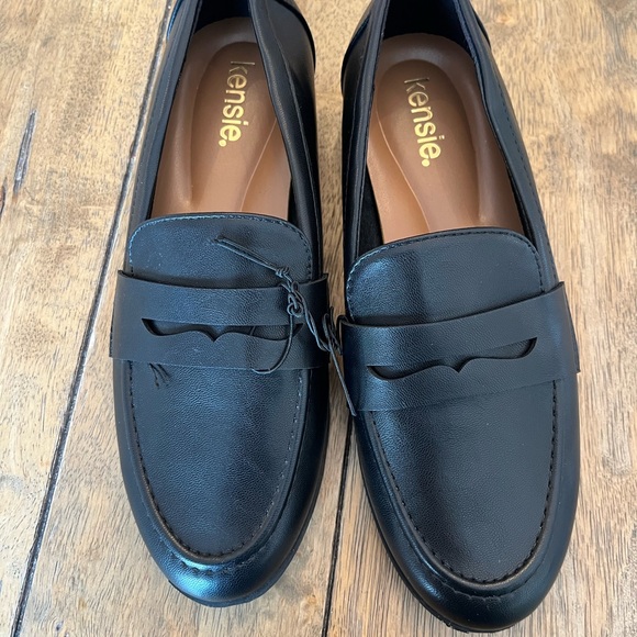 Kensie Shoes - NWOT Kensie Woman’s Black Loafers size 8
